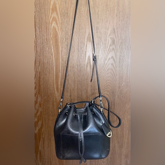 Micheal Kors Medium Bucket Bag in Black - Picture 12 of 16